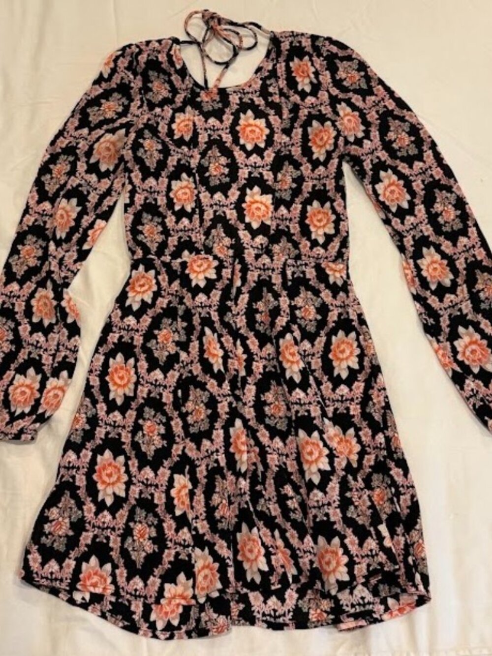 After Party Flower long sleeve - backless dress